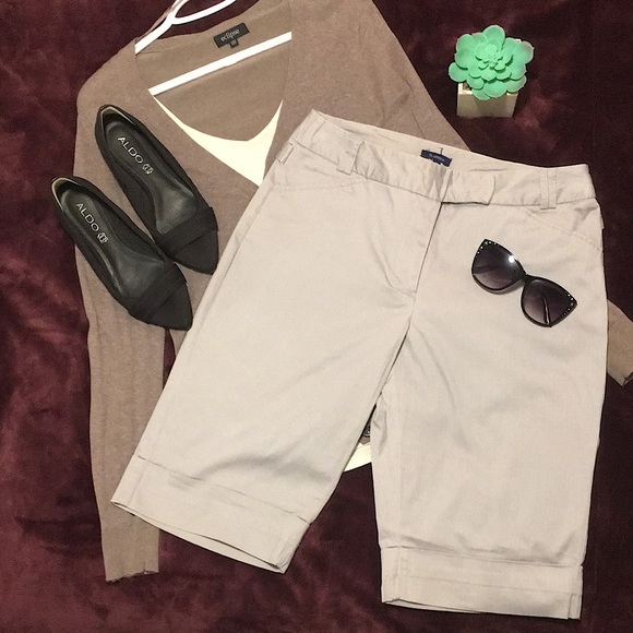 Reitmans. Size 11 CAD. Silver. Long shorts. - Picture 1 of 9